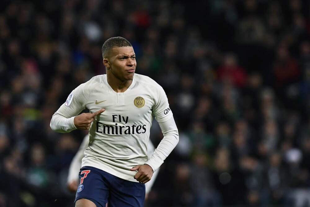 港交所今天六锣齐响 年末新股上市“清库存” 警惕破发风险